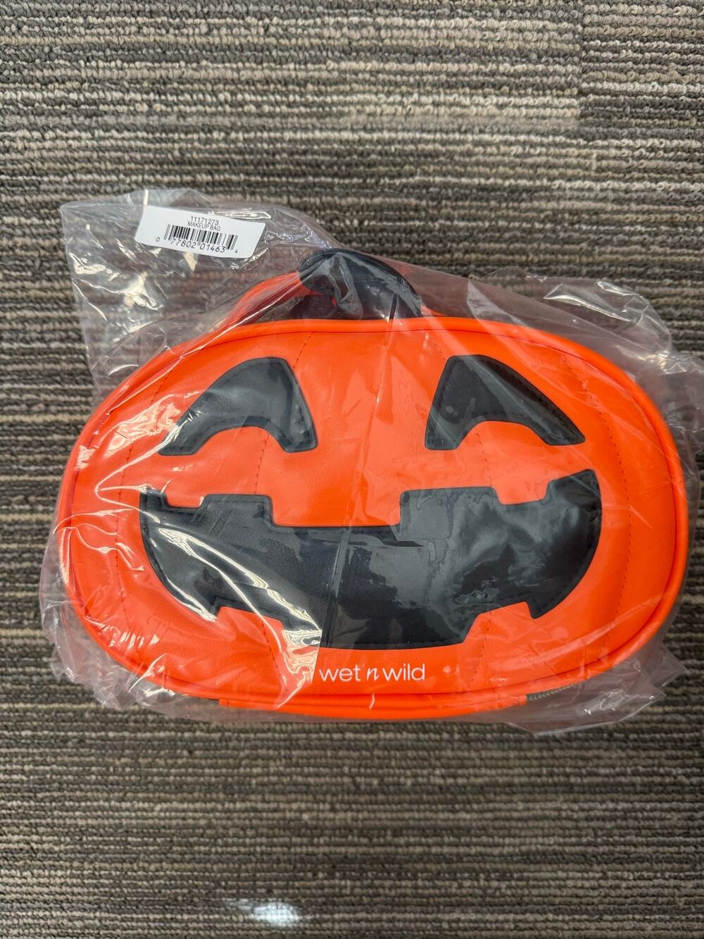 Limited Edition Wet n Wild Halloween Pumpkin Jack-O-Lantern Makeup Bag NWT